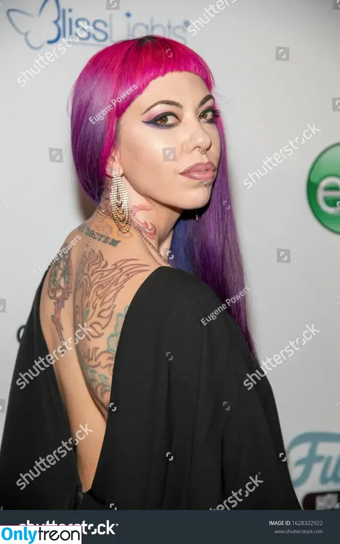 Satine Phoenix nude photo #0024 (Satinephoenix)