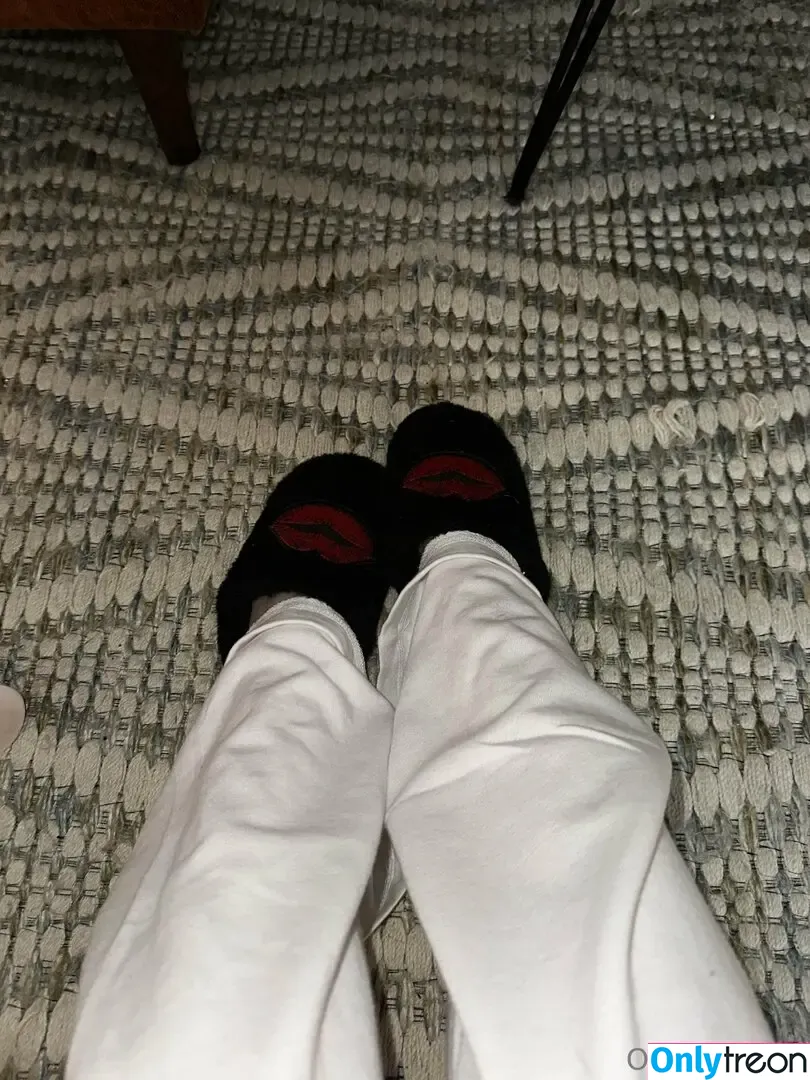 sativaskies nude photo #0128 (ogfeet2)