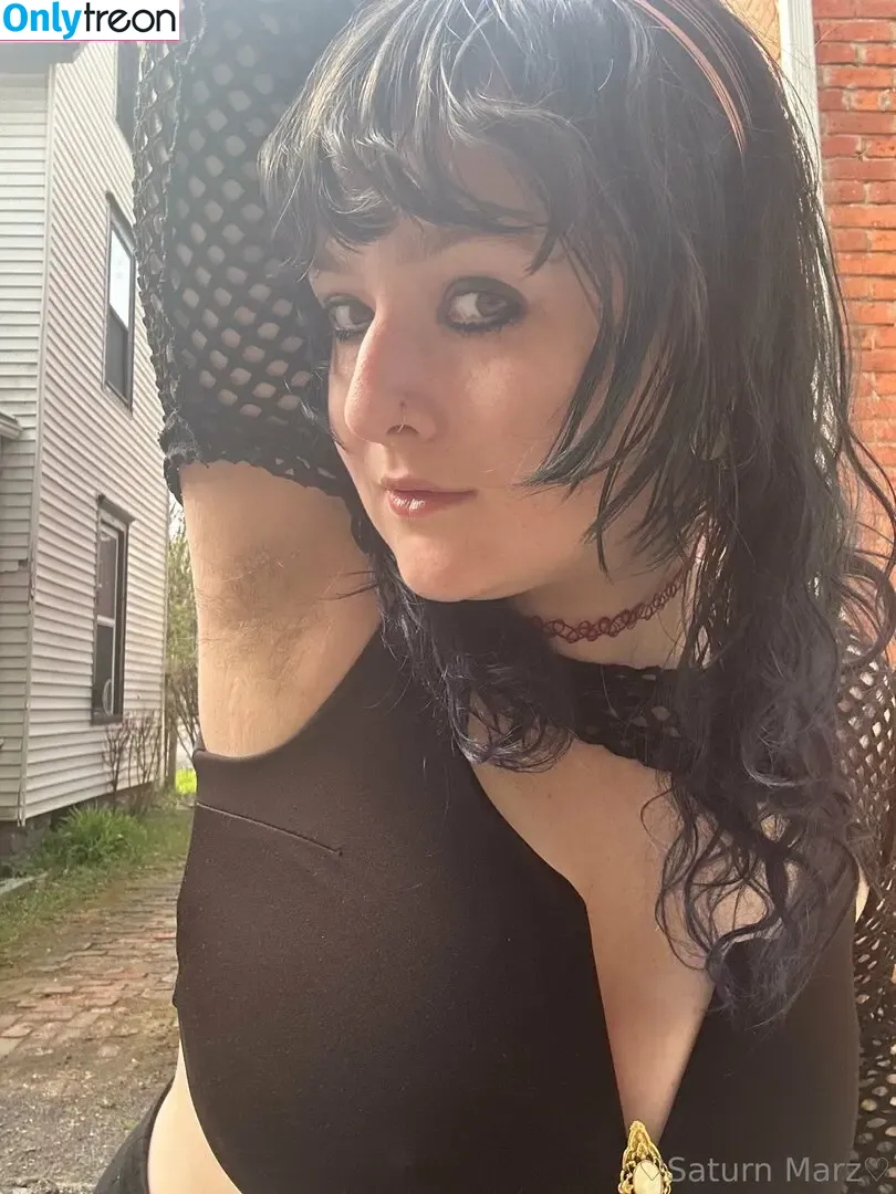 Saturnmarz голая photo #0043 (bigtiddygothbae)