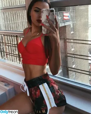 savannah / ssavynicolee / viewintoskyez / views.skyez nude photo #0320