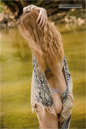 savingmyinsanity / lonelydrunkandbeautiful фото голая #0082