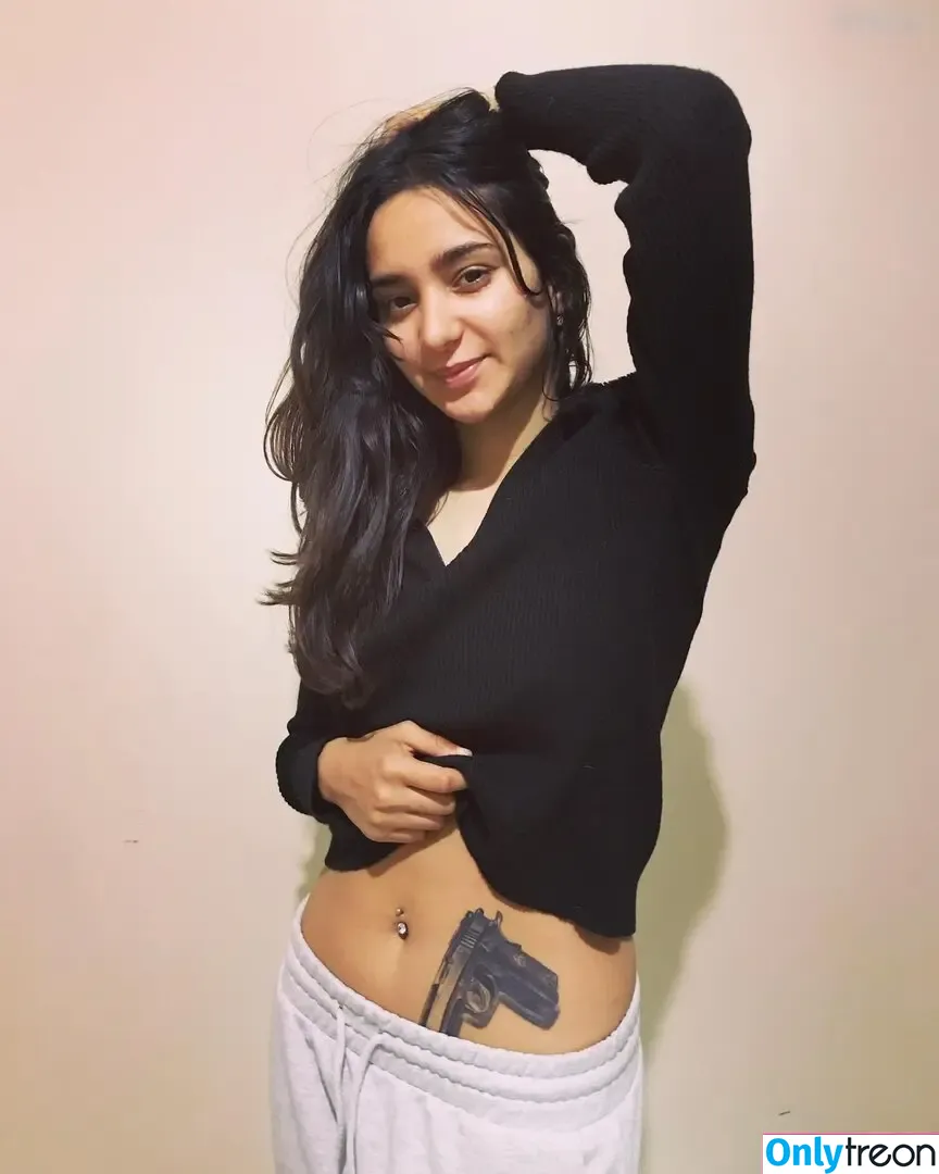 Saya Karim nude photo #0003 (sayakarim00 / sayakarim1950)