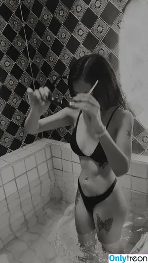 scardm2 / scar_lip nude photo #0038