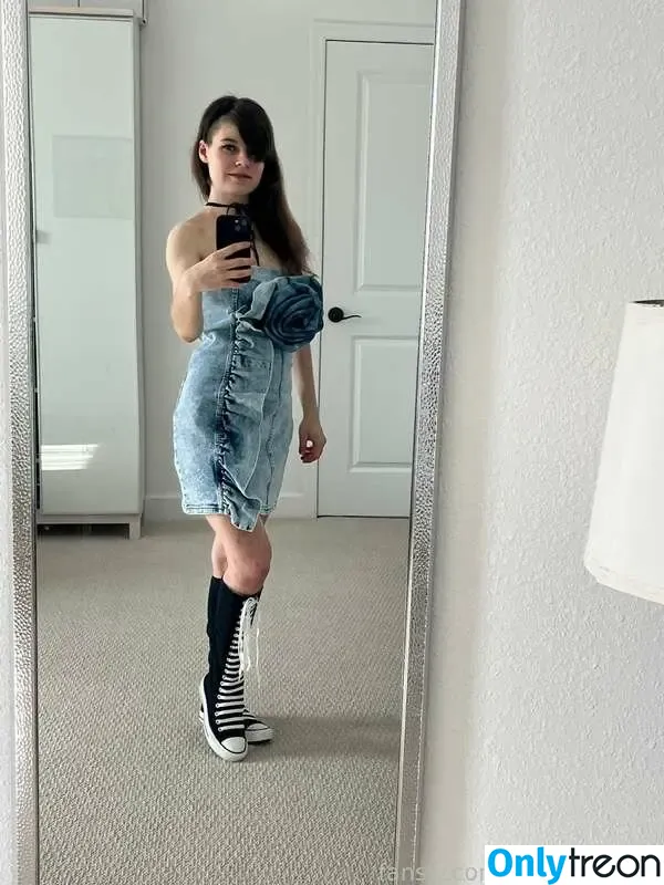 scenegirlaya nude photo #0032 (born2bscene)
