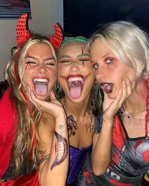 Schlenker Sisters / Hopie and Hannah / hopie.schlenker фото голая #0280