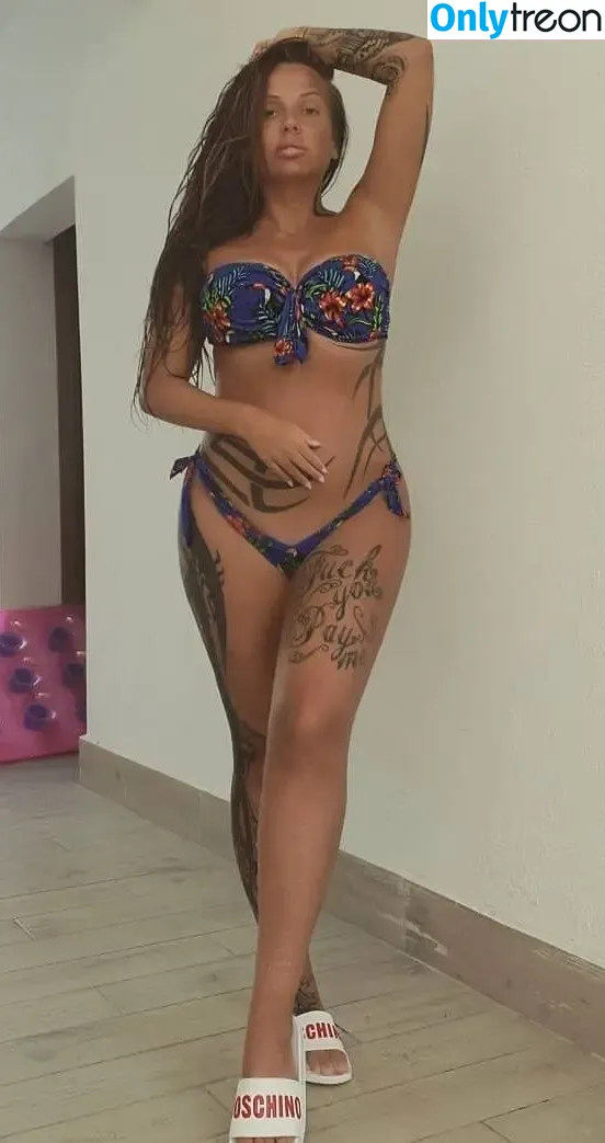 Schwesta Ewa nude photo #0215 (schwesta_ewa / schwestaewa)