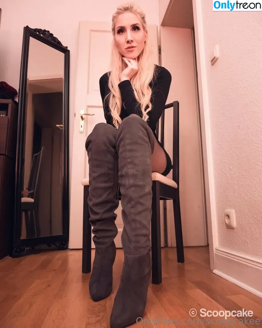 scoopcakee nude photo #0017 (scoop.wrld)