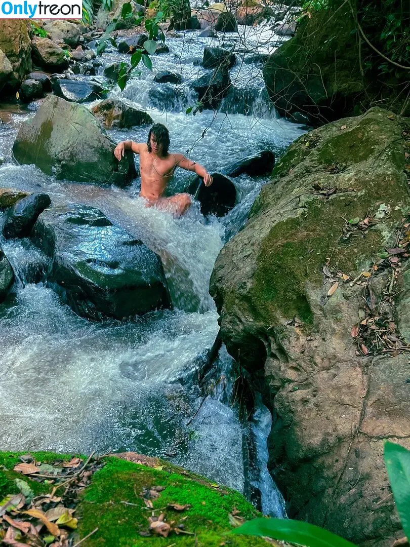 sebastiantames nude photo #0005 (explorer_sebas)