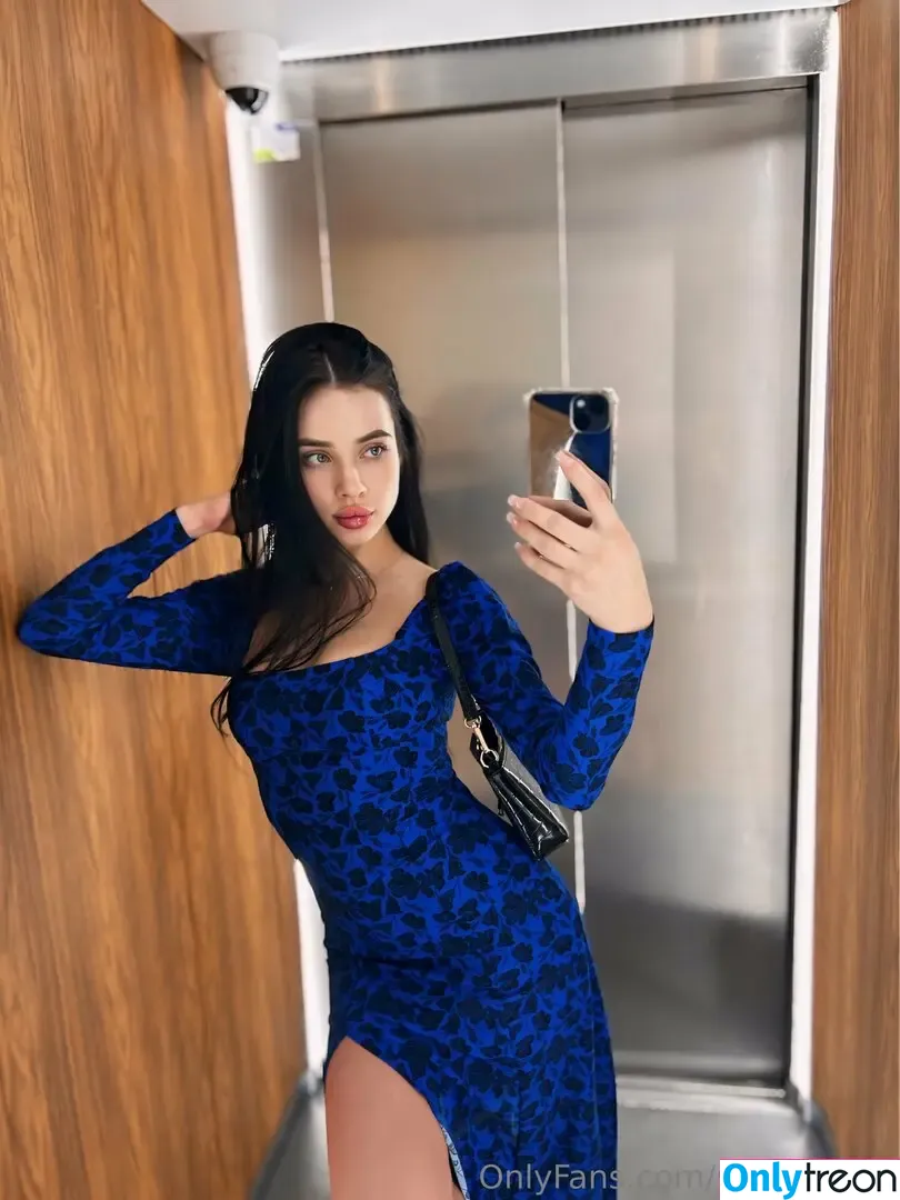 secretjuliet nude photo #0002 (secretjuliet)