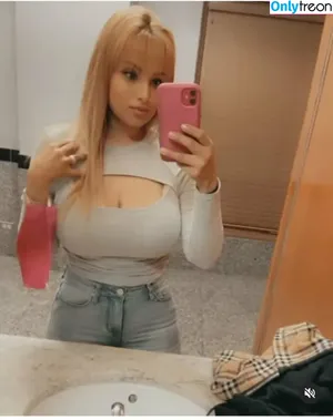Sekzzibunnie nude photo #0042