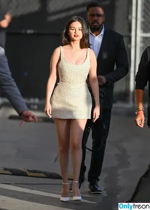 Selena Gomez / selena.gomez / selenagomez nude photo #9685