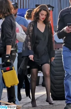 Selena Gomez / selena.gomez / selenagomez nude photo #9877