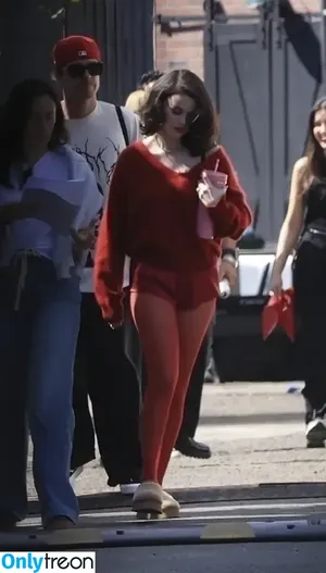 Selena Gomez / selena.gomez / selenagomez nude photo #9897