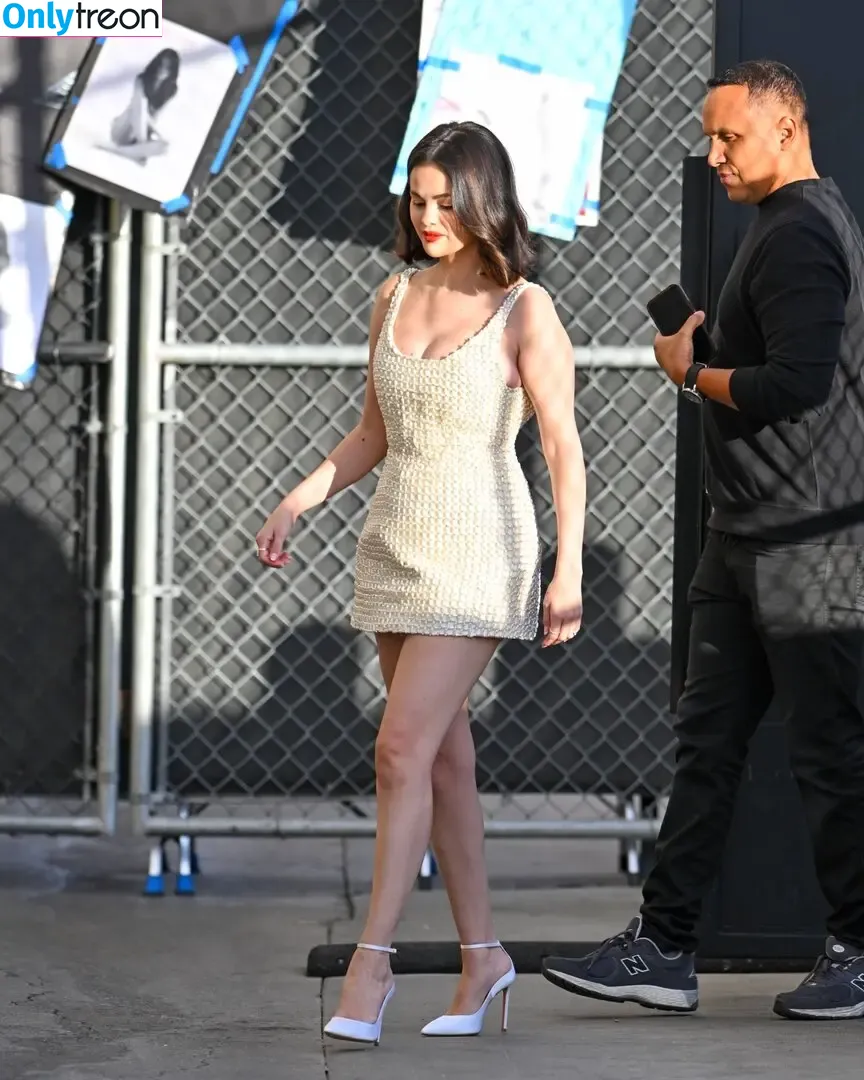 Selena Gomez nude photo #9682 (selena.gomez / selenagomez)