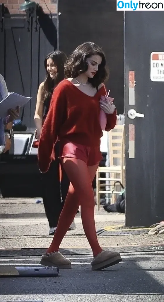 Selena Gomez голая photo #9901 (selena.gomez / selenagomez)