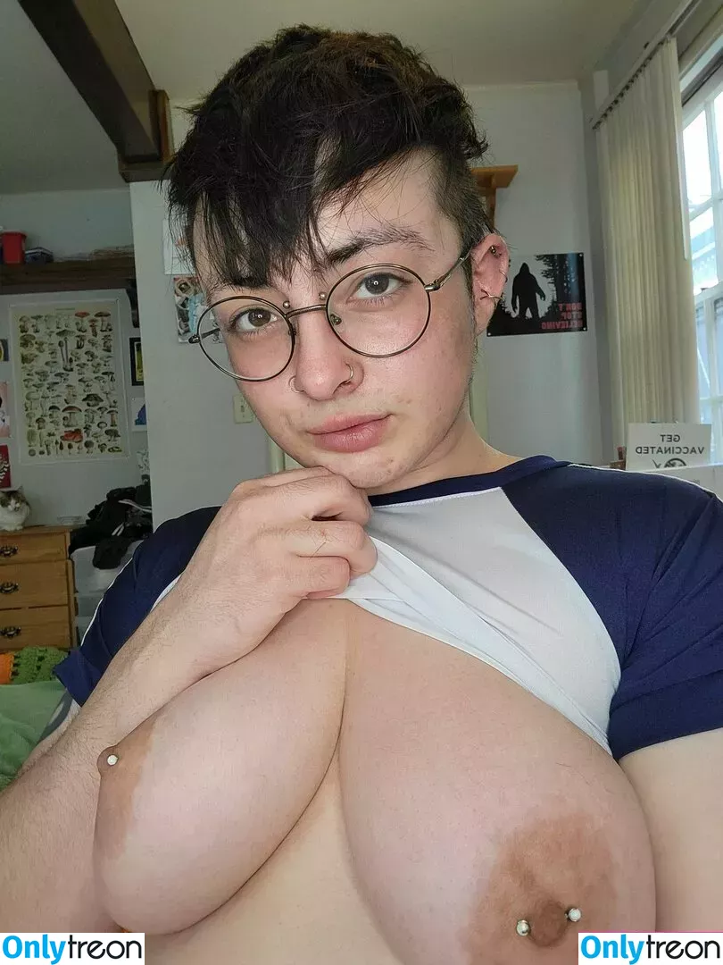 Selfproclaimedtwink nude photo #0002 (Selfproclaimedtwink)