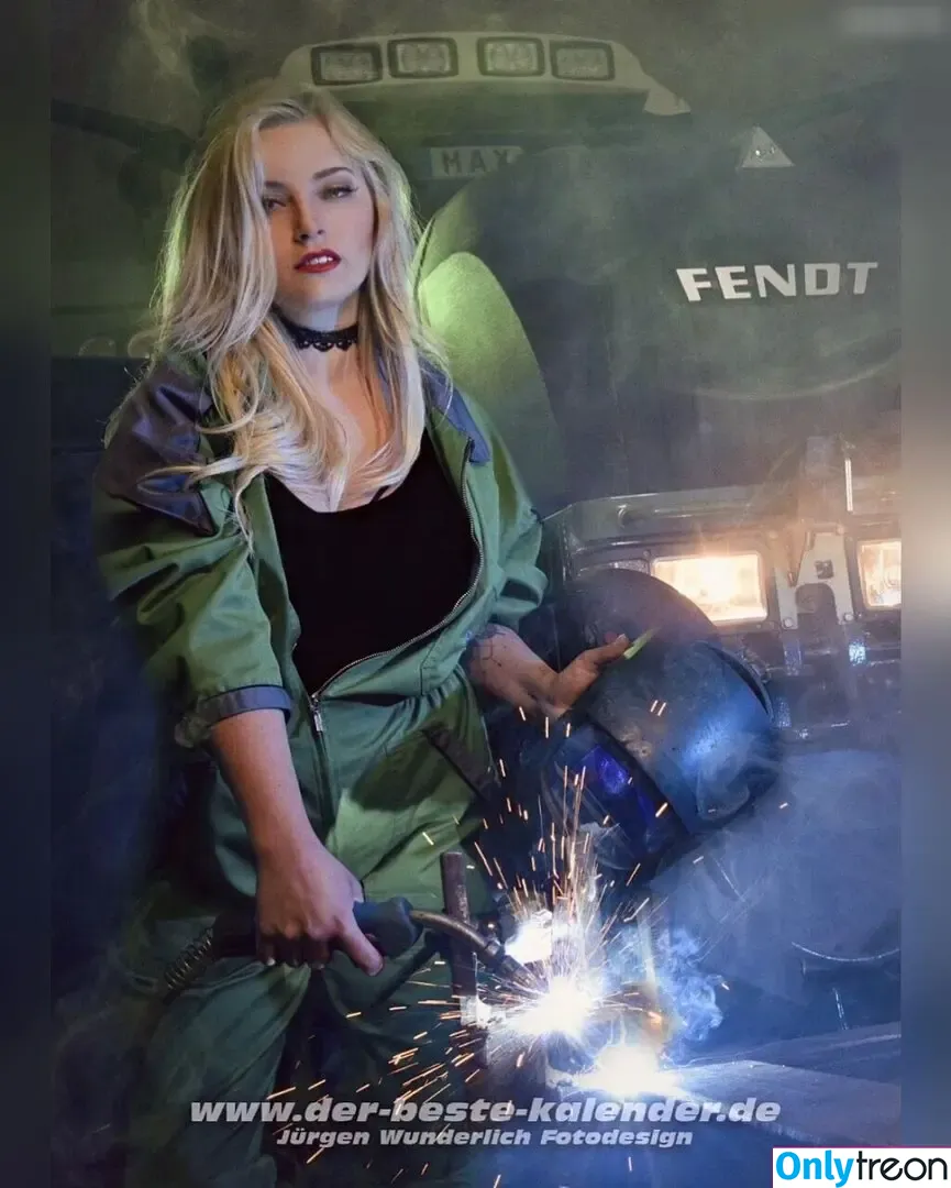 selinaaarw голая photo #0021 (selinaaarw)