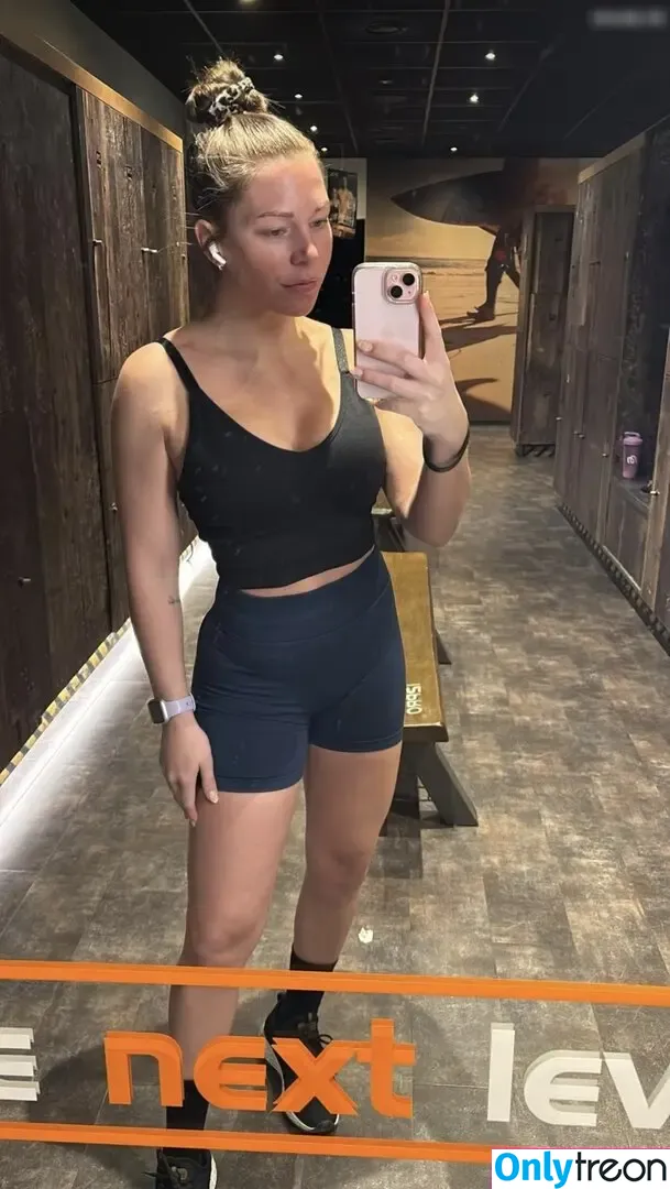 SelinaFit nude photo #0006 (selina_fit2107)