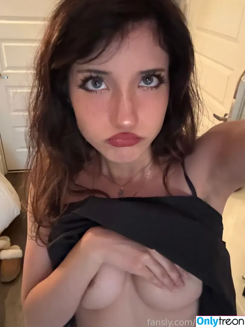 selkiewoah nude photo #0170 (selkiewoah)
