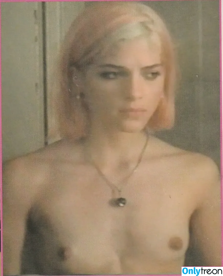 Selma Blair nude photo #0103 (selmablair)