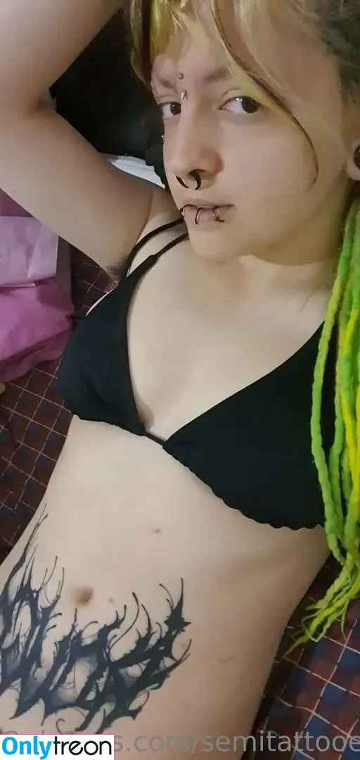 semitattooedgoth nude photo #0005 (semi_goth)