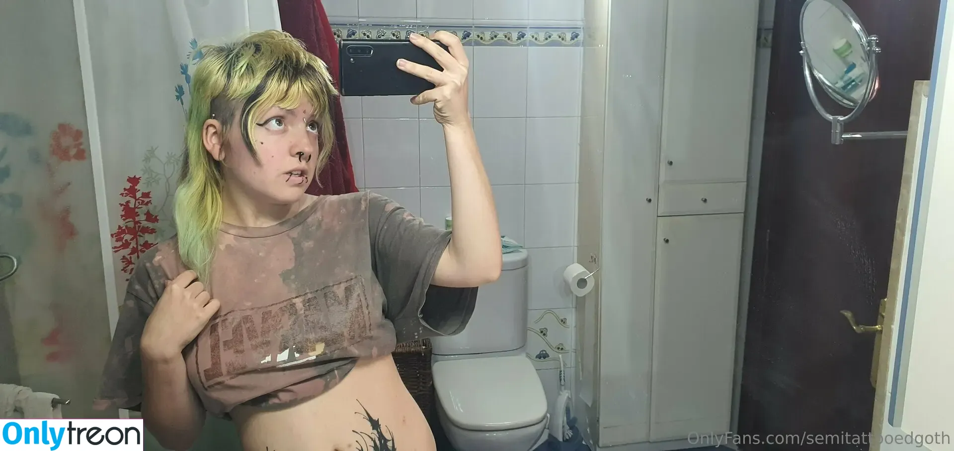 semitattooedgoth голая photo #0023 (semi_goth)