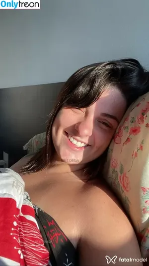 Senhoritaisasilva / Izzasete / senhoritaalicia / srtaeafins nude photo #0017