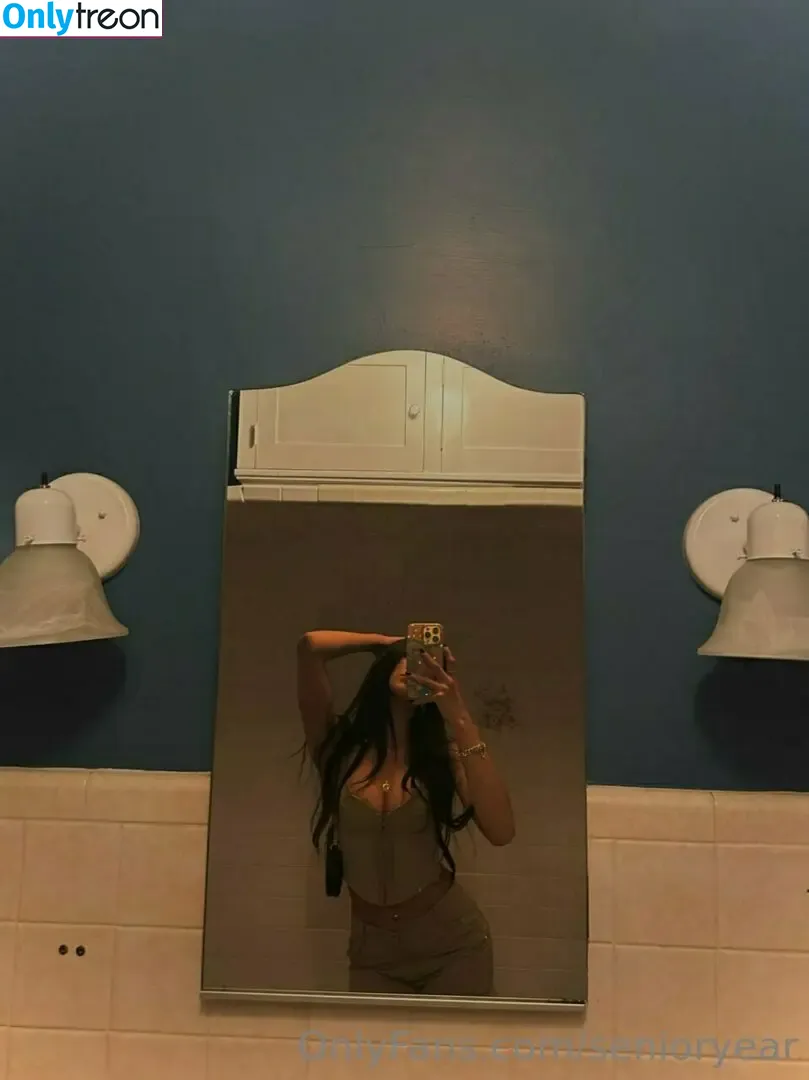 senioryear голая photo #0830 (Alexis / senioryearnetflix)