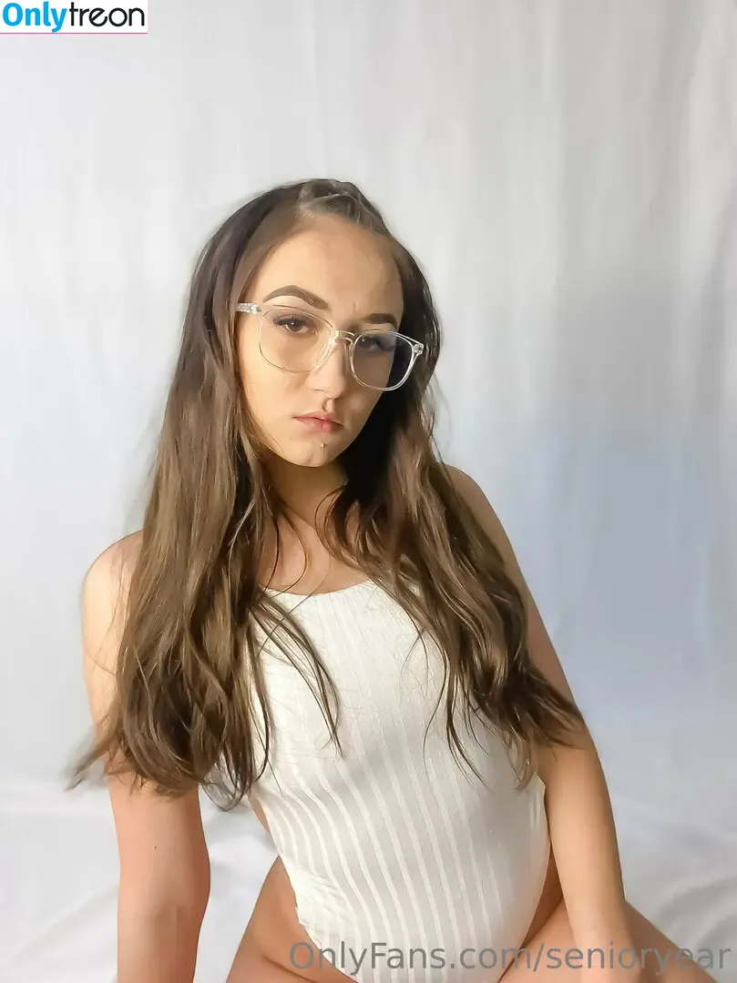 senioryear голая photo #0851 (Alexis / senioryearnetflix)