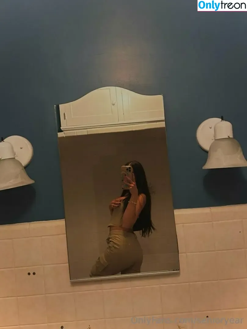 senioryear голая photo #0937 (Alexis / senioryearnetflix)