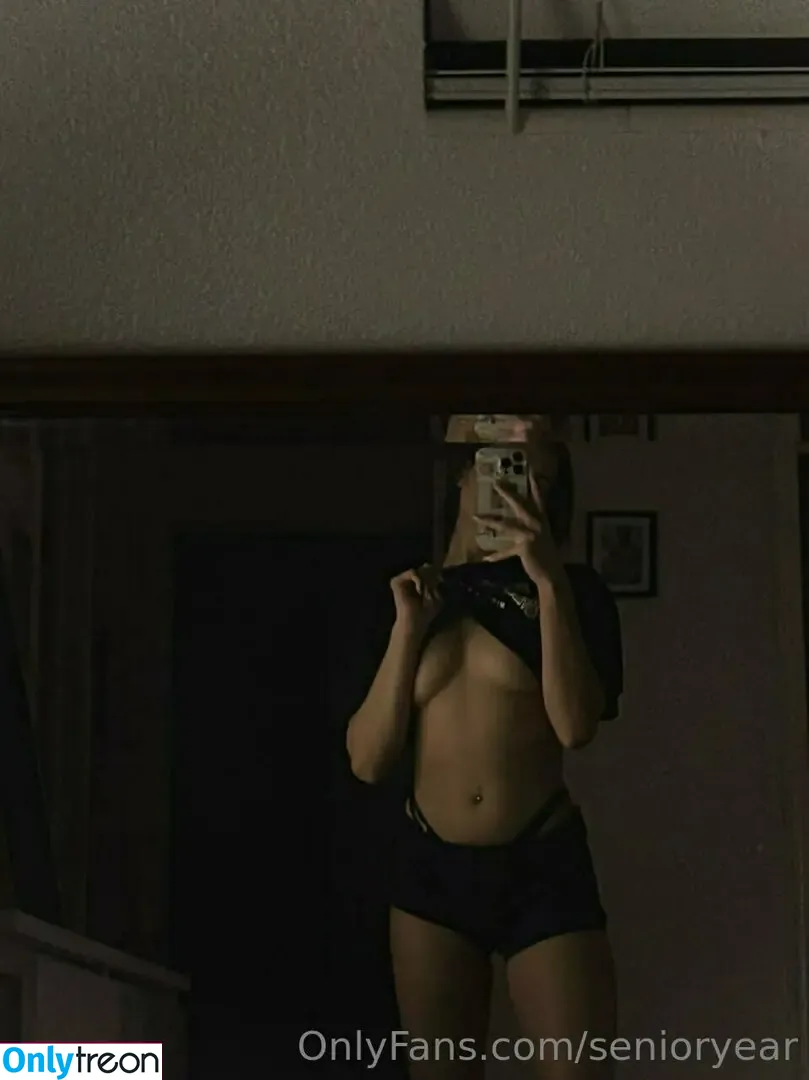 senioryear голая photo #1105 (Alexis / senioryearnetflix)