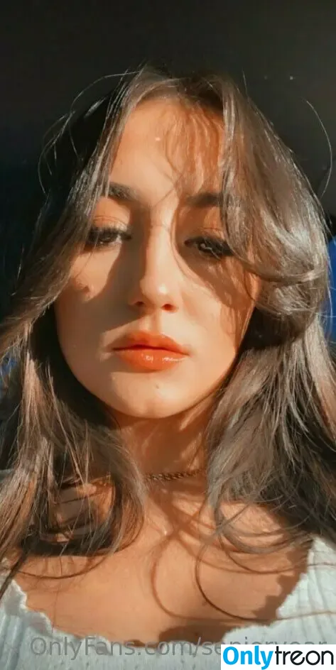 senioryear голая photo #1119 (Alexis / senioryearnetflix)
