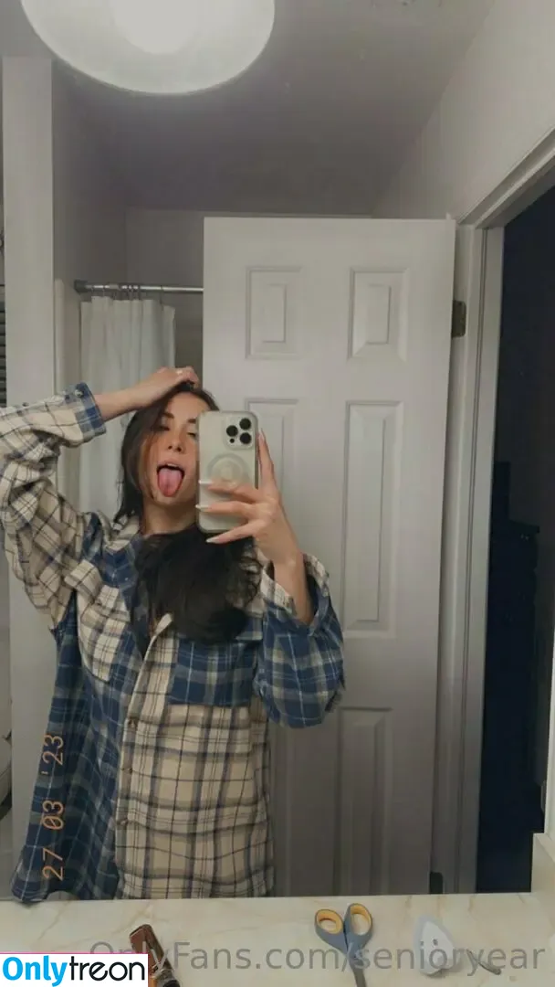 senioryear голая photo #1145 (Alexis / senioryearnetflix)