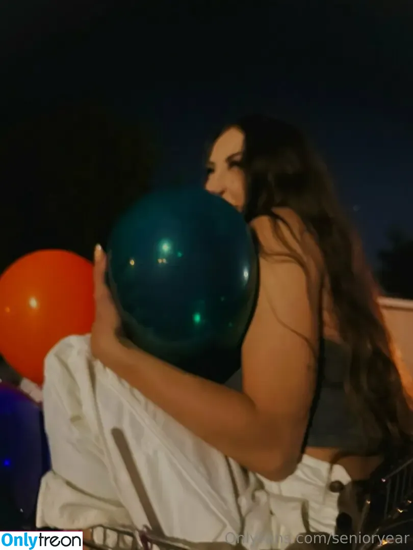 senioryear голая photo #1152 (Alexis / senioryearnetflix)