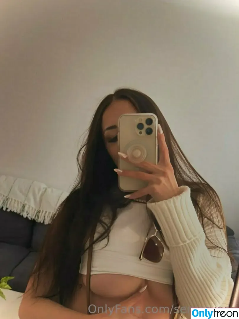 senioryear голая photo #1180 (Alexis / senioryearnetflix)