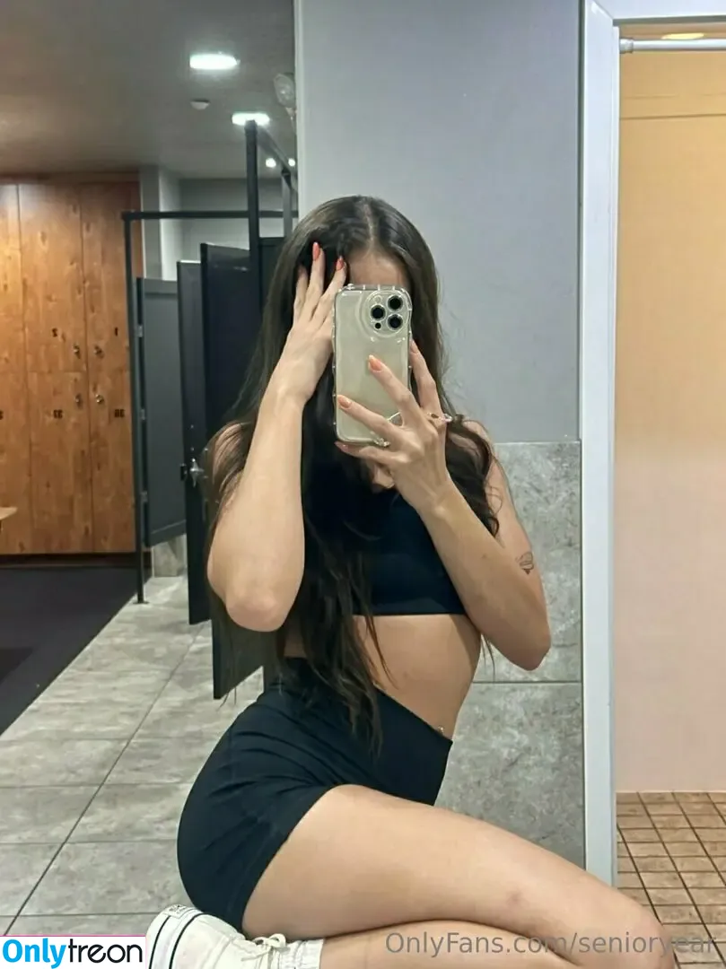 senioryear голая photo #1190 (Alexis / senioryearnetflix)