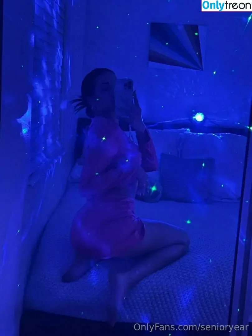 senioryear голая photo #1199 (Alexis / senioryearnetflix)