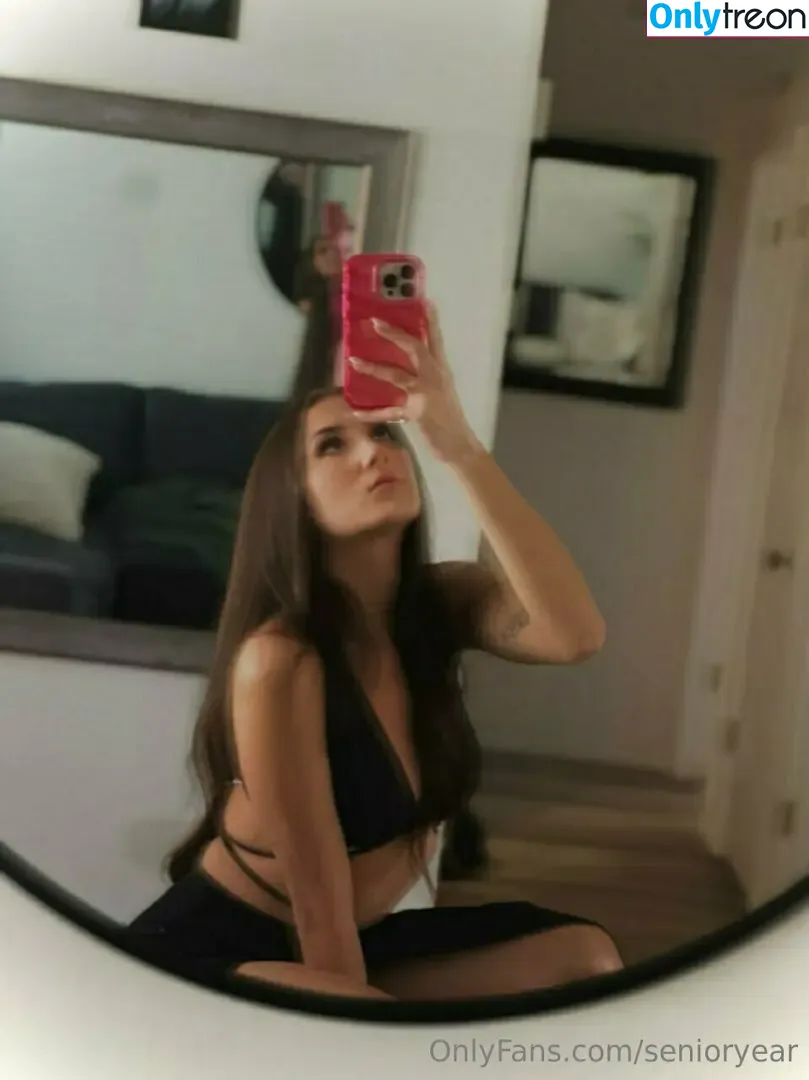 senioryear голая photo #1252 (Alexis / senioryearnetflix)