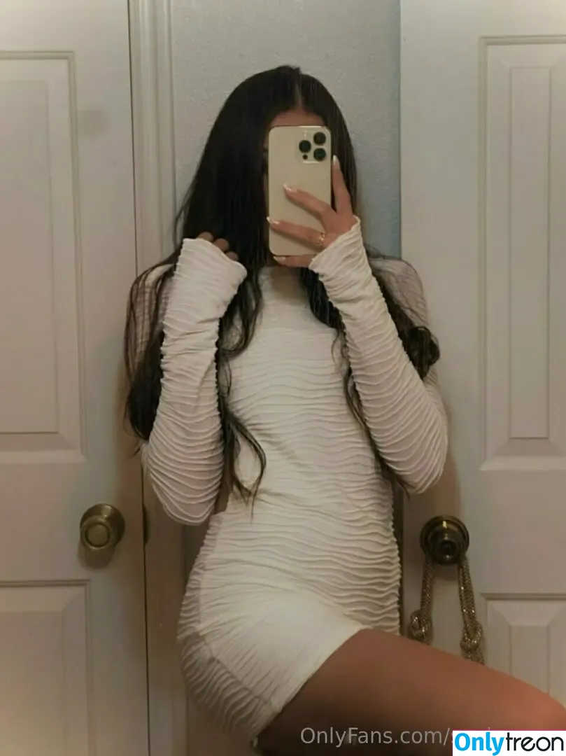 senioryear голая photo #1258 (Alexis / senioryearnetflix)