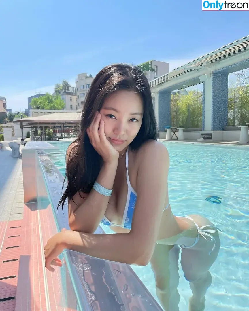 Seokyeong 1.7.1 голая photo #0042 (1.7.1)