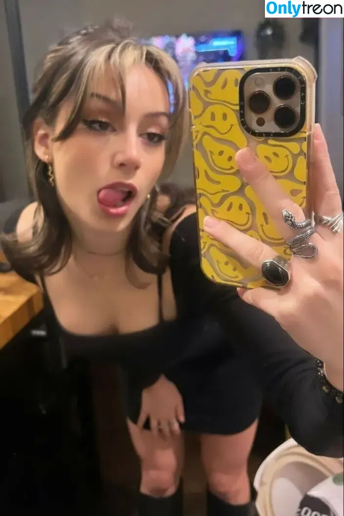 Serena Mello nude photo #0020 (Food Truck Girl / brunomellooficial / serenamello)