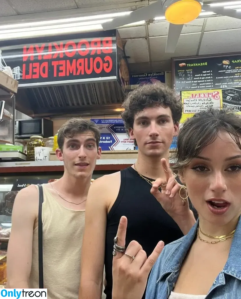 Serena Mello nude photo #0045 (Food Truck Girl / brunomellooficial / serenamello)