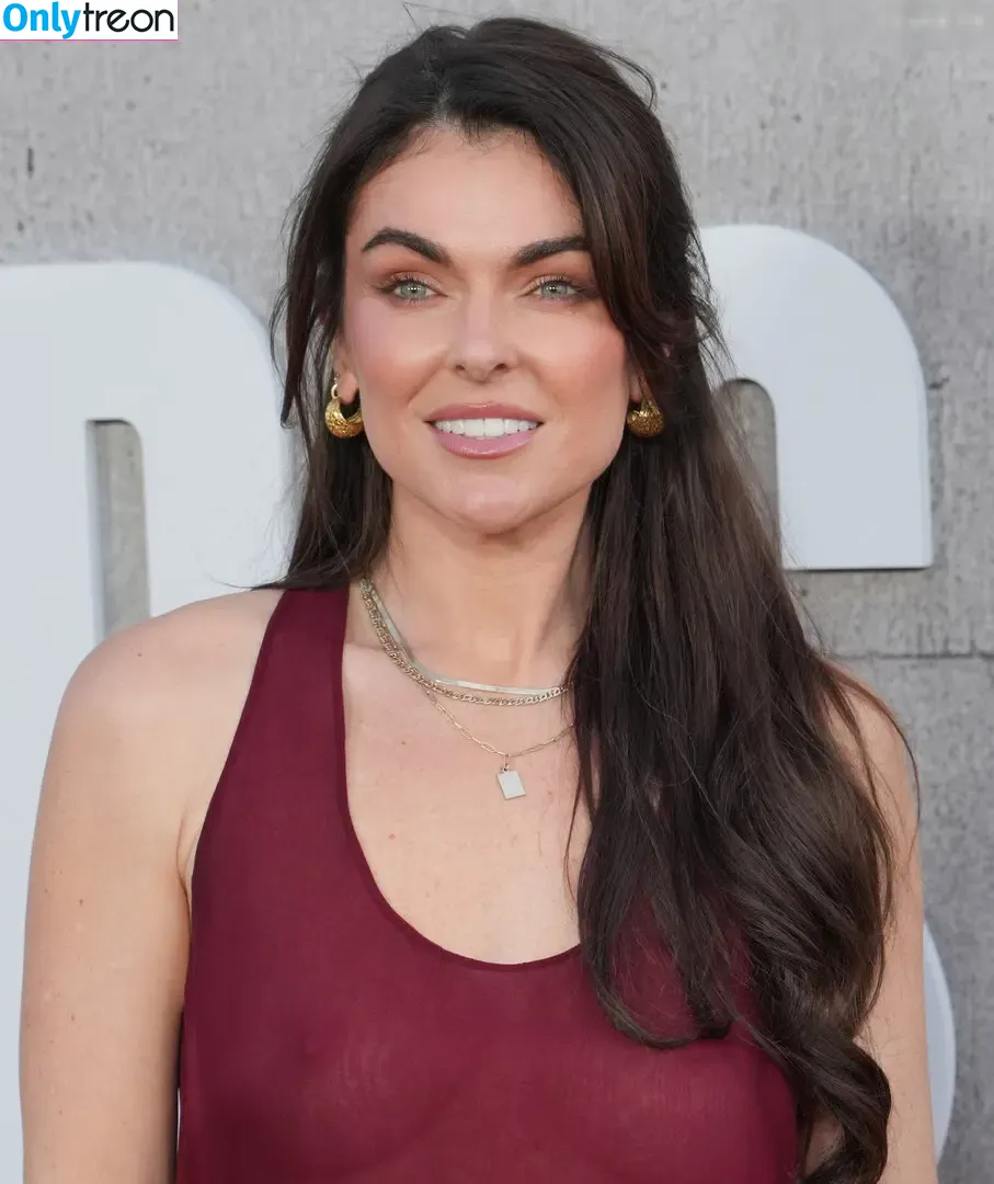 Serinda Swan nude photo #0577 (serindaswan)