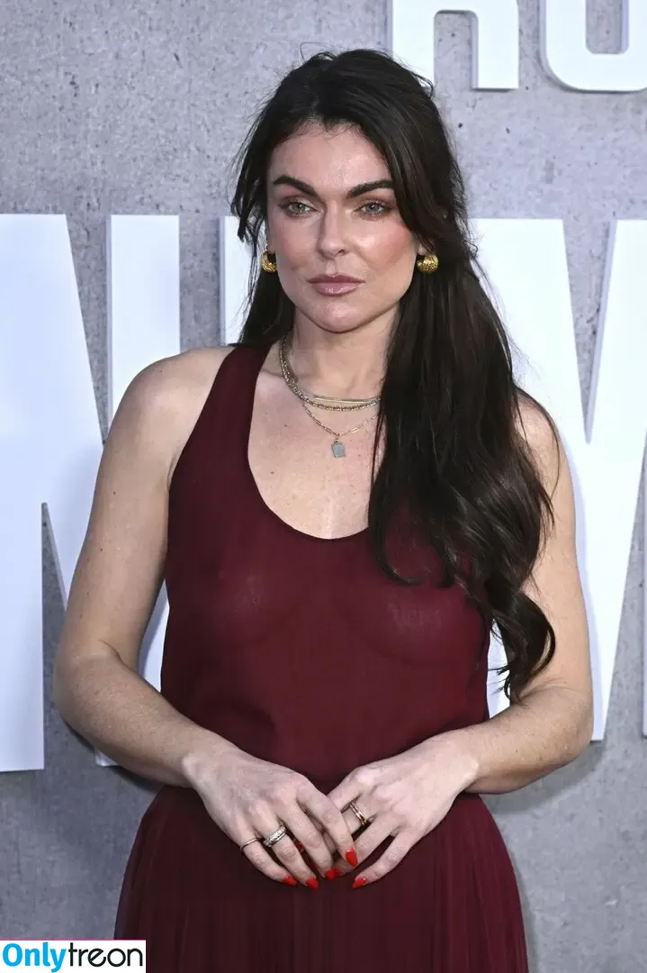 Serinda Swan nude photo #0596 (serindaswan)