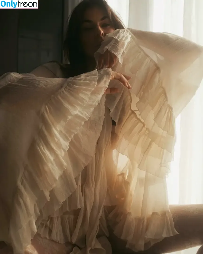 Serinda Swan nude photo #0603 (serindaswan)