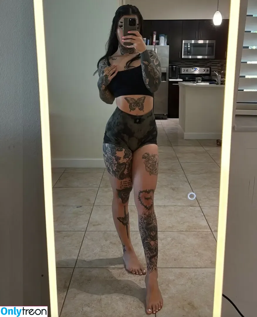 serrahassi nude photo #0004 (serrah_assi / serrahthebiker)