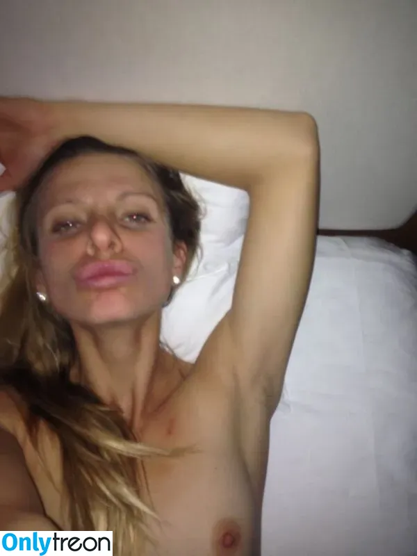 Sesil Karatantcheva nude photo #0005 (bulgarian tennis)