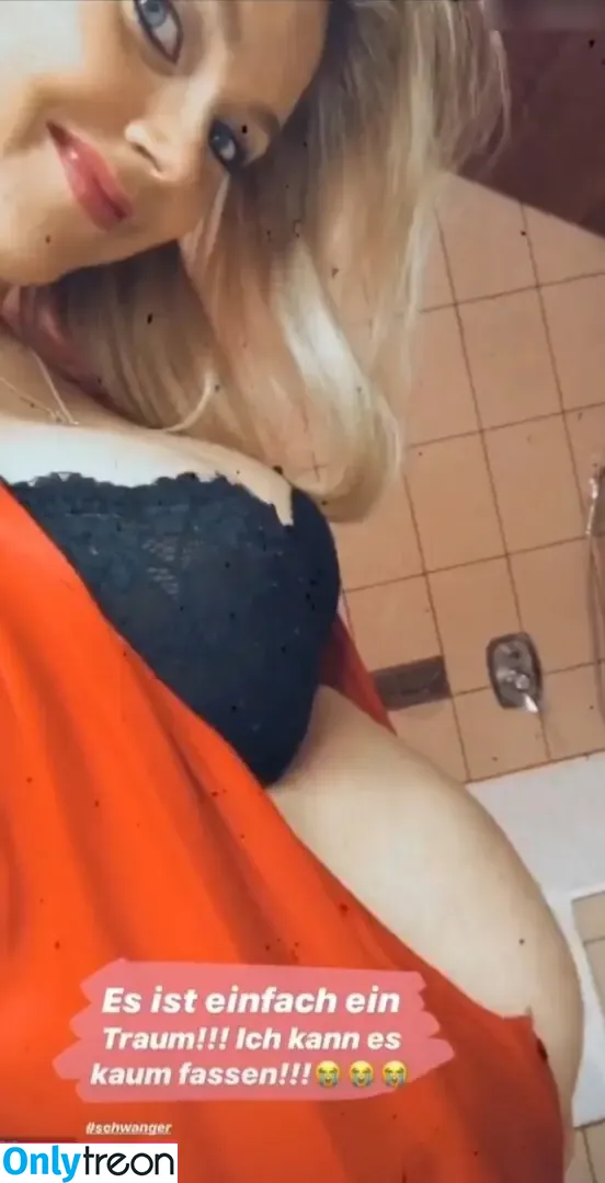 Sexy Julia nude photo #0359 (einfach_echt_Julia)