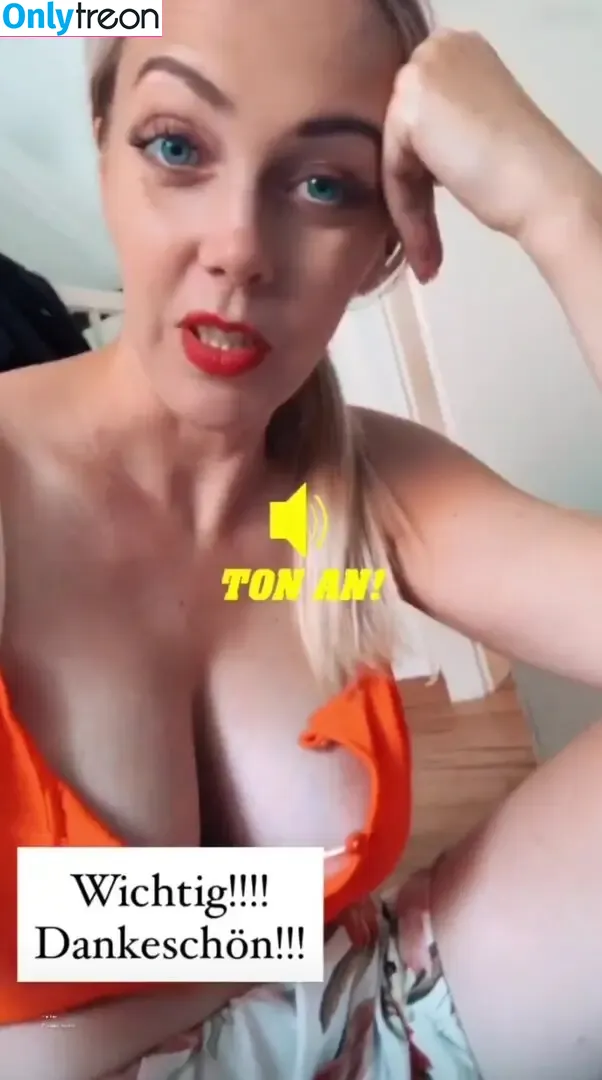 Sexy Julia nude photo #0364 (einfach_echt_Julia)