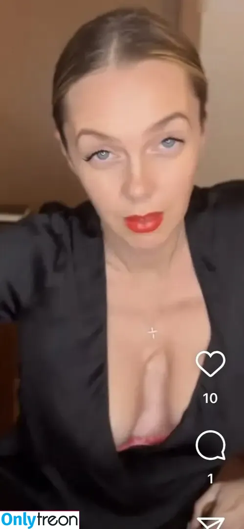 Sexy Julia nude photo #0406 (einfach_echt_Julia)